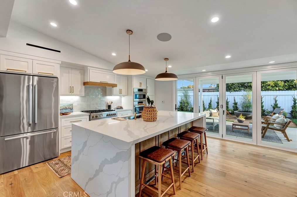 270 Sierks St, Costa Mesa CA  92627-2152 exterior