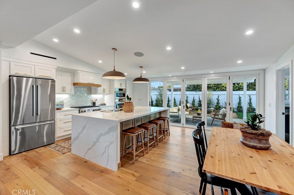 270 Sierks St, Costa Mesa CA  92627-2152 exterior