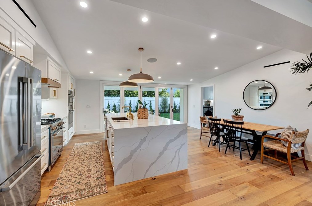 270 Sierks St, Costa Mesa CA  92627-2152 exterior