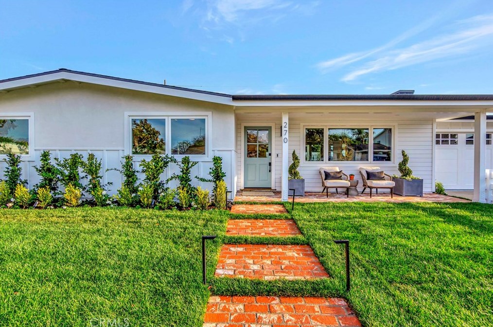 270 Sierks St, Costa Mesa, CA 92627