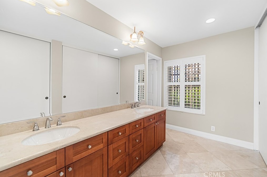 14 Nuevo, Irvine CA  92612-2610 exterior