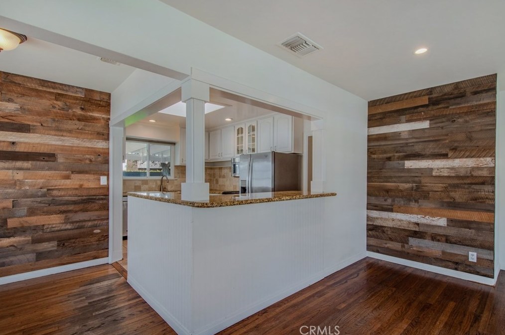 2632 Riverside Dr, Costa Mesa CA  92627-4634 exterior