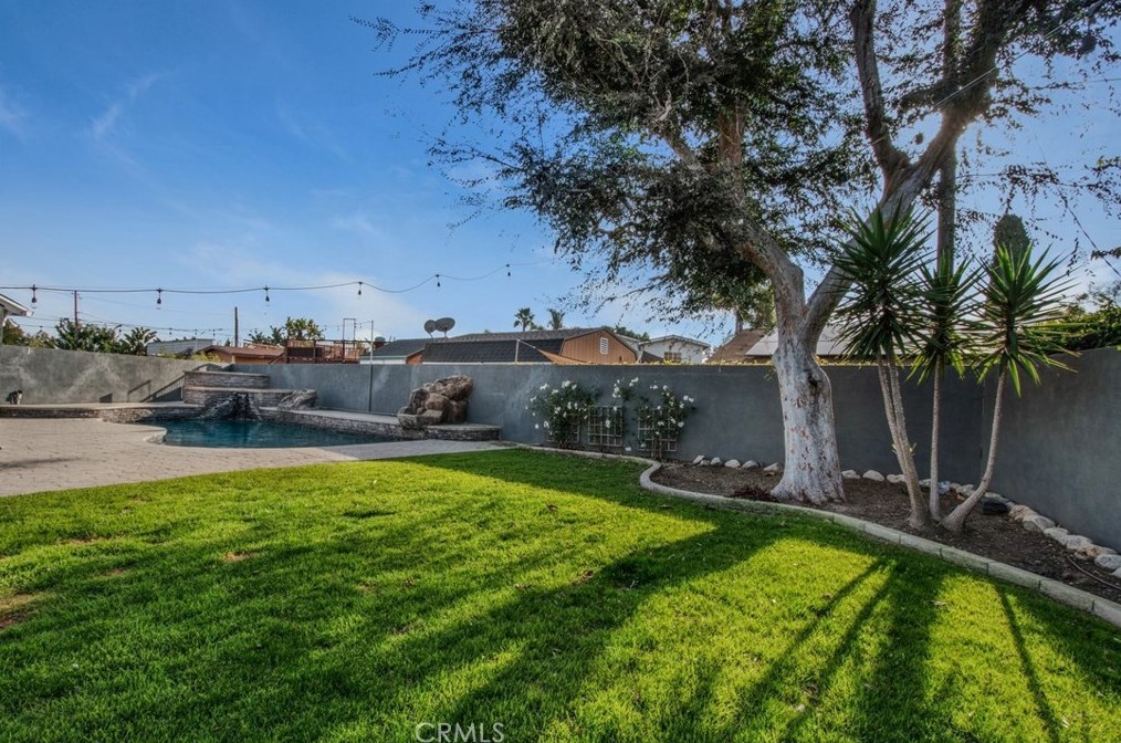 2632 Riverside Dr, Costa Mesa, CA 92627-4634