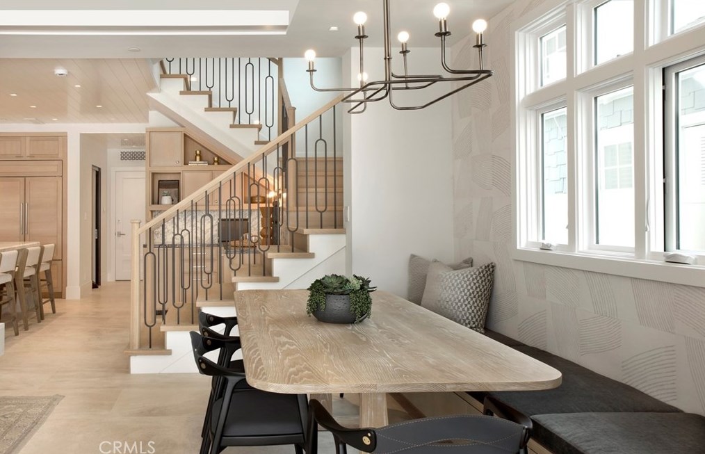 209 Crystal Ave, Newport Beach CA  92662-1313 exterior