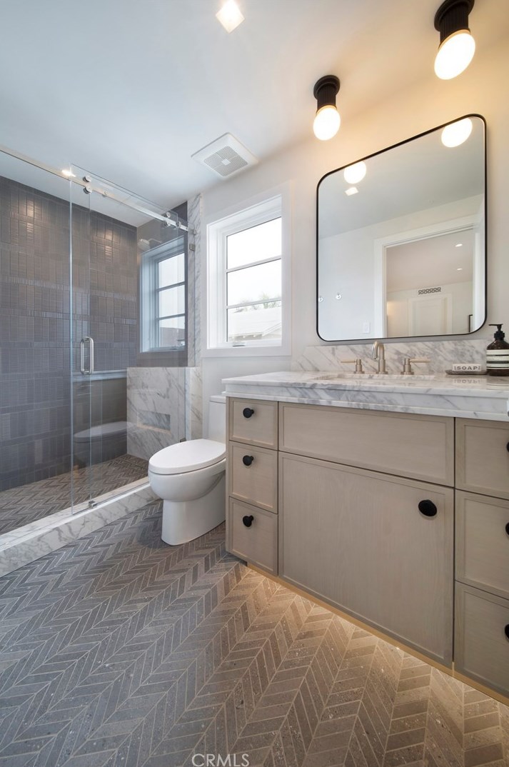 209 Crystal Ave, Newport Beach CA  92662-1313 exterior