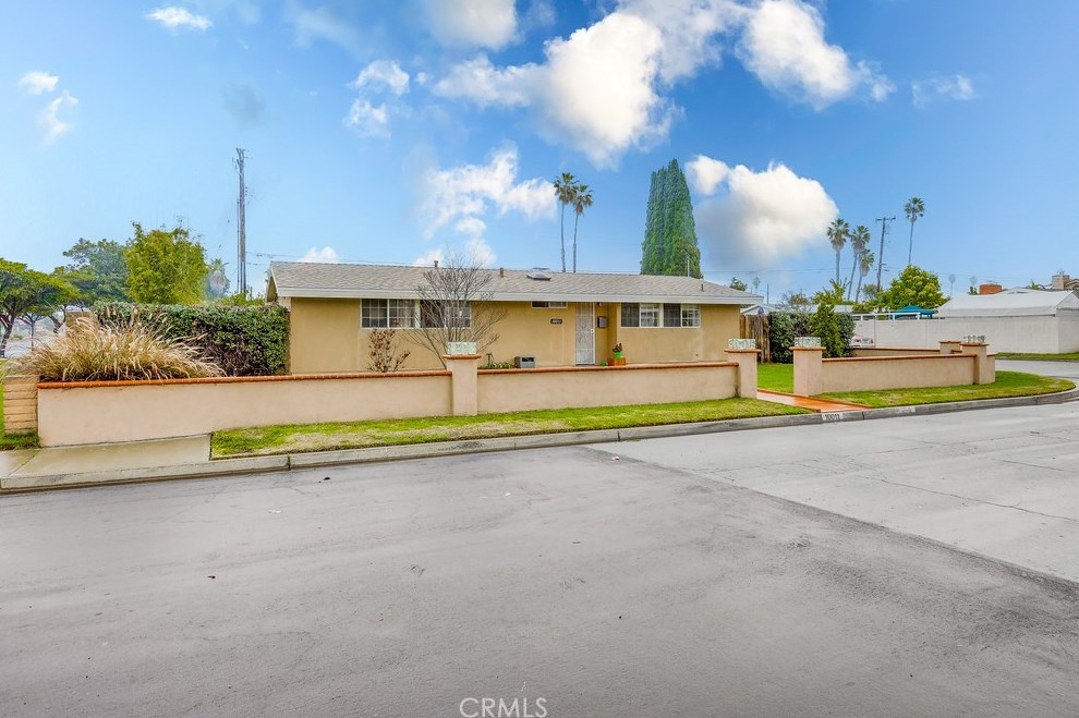 10011 Aldgate Ave, Garden Grove, CA 92840-1005