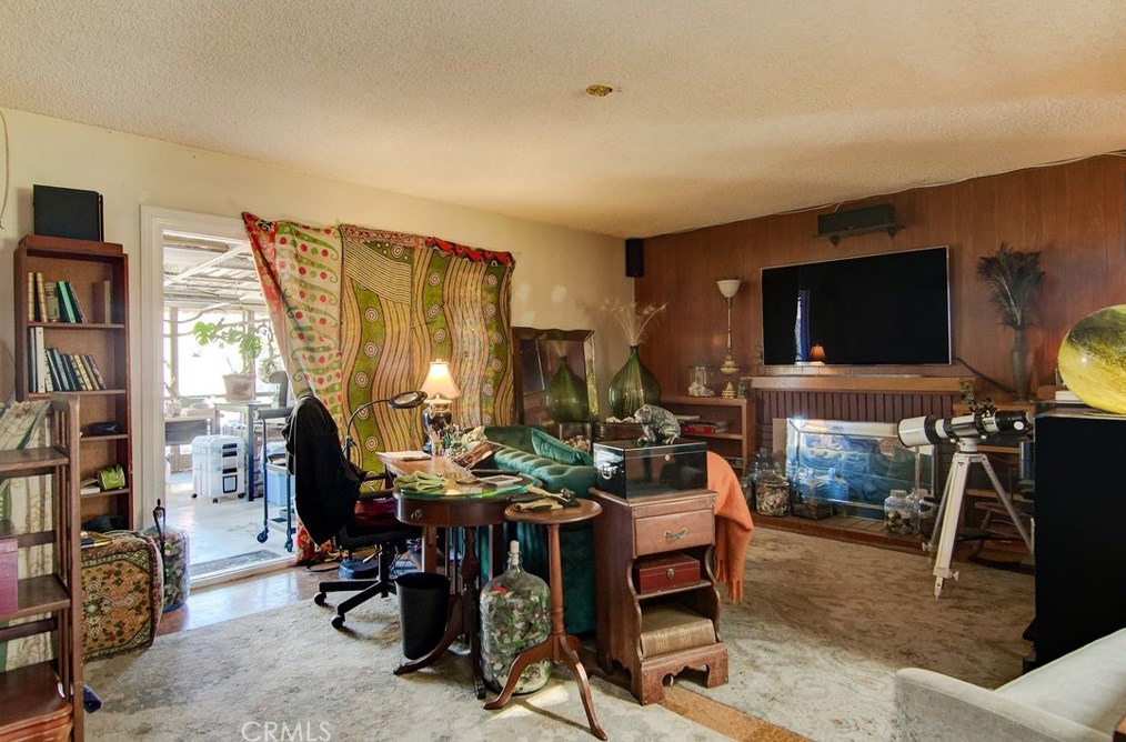 4591 Rhapsody Dr, Huntington Beach, CA 92649-6208
