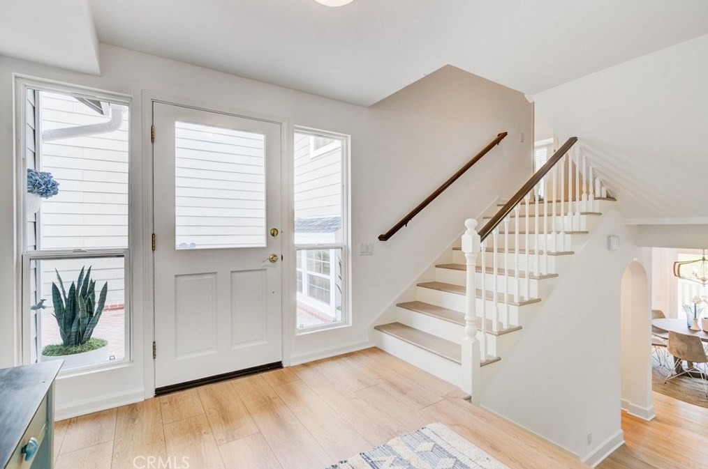 2704 Hillside Dr, Newport Beach, CA 92660-5402
