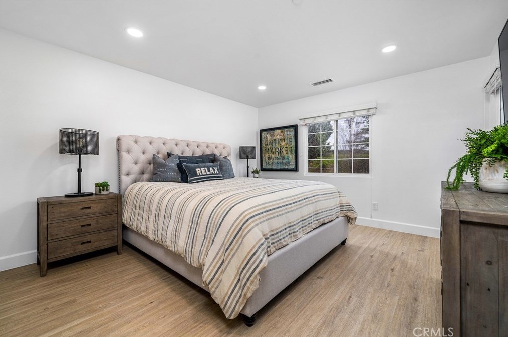 60 Pathstone, Irvine CA  92603-0171 exterior