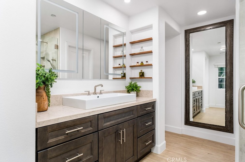 60 Pathstone, Irvine CA  92603-0171 exterior