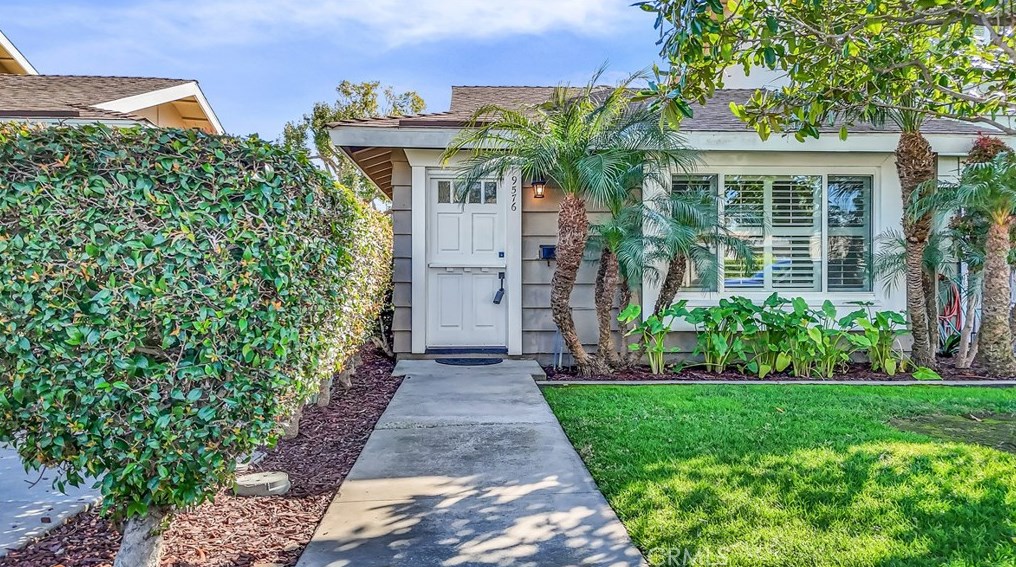 9576 Cornwall Dr, Huntington Beach, CA 92646