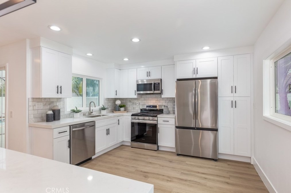 1586 Elm Ave, Anaheim CA  92802-1348 exterior