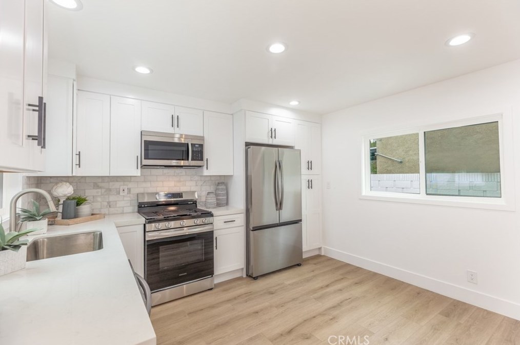 1586 Elm Ave, Anaheim CA  92802-1348 exterior