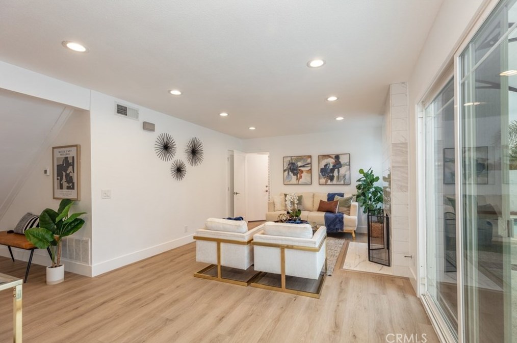1586 Elm Ave, Anaheim CA  92802-1348 exterior
