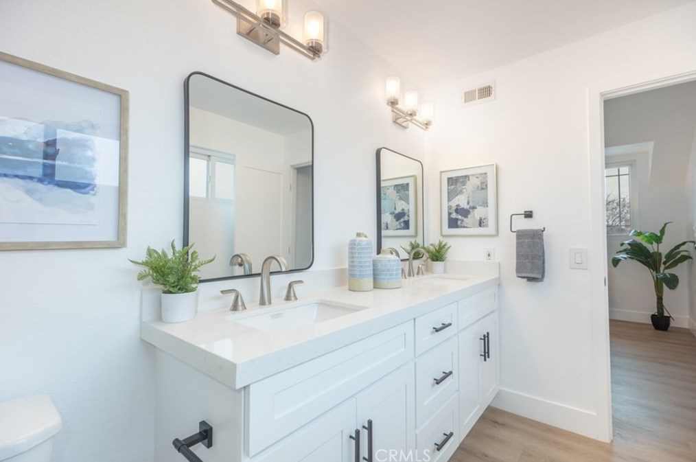 1586 Elm Ave, Anaheim CA  92802-1348 exterior