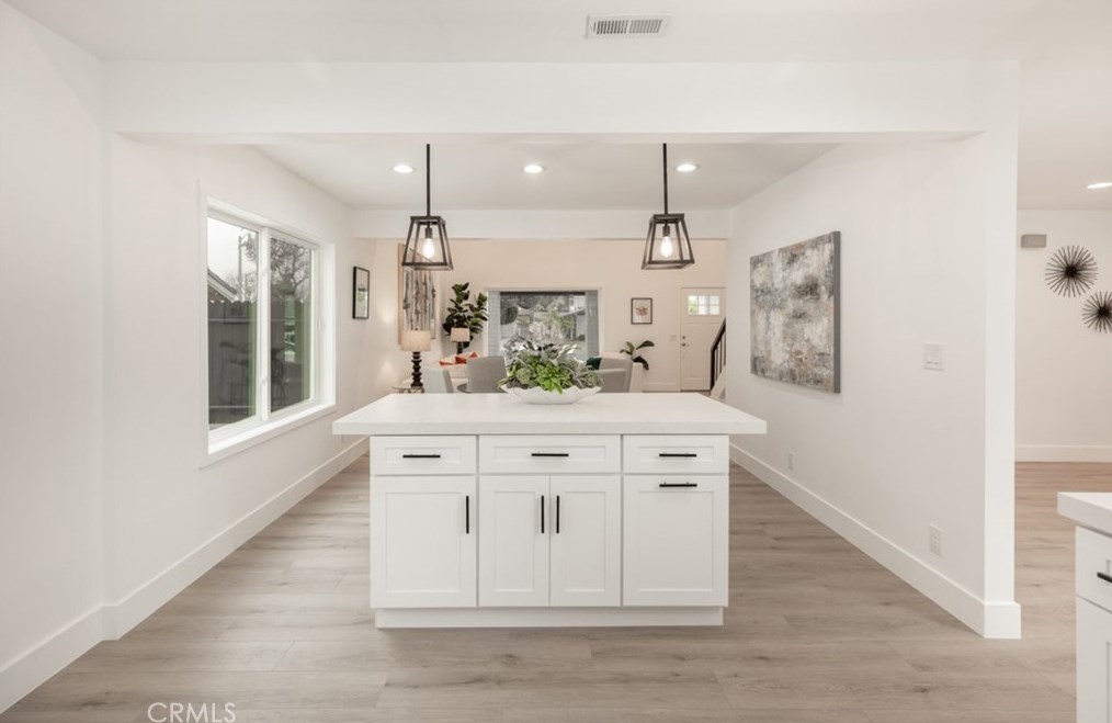 1586 Elm Ave, Anaheim CA  92802-1348 exterior