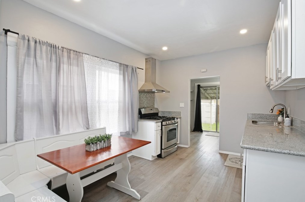 220 Mountain View Ave, Glendora CA  91741-3301 exterior