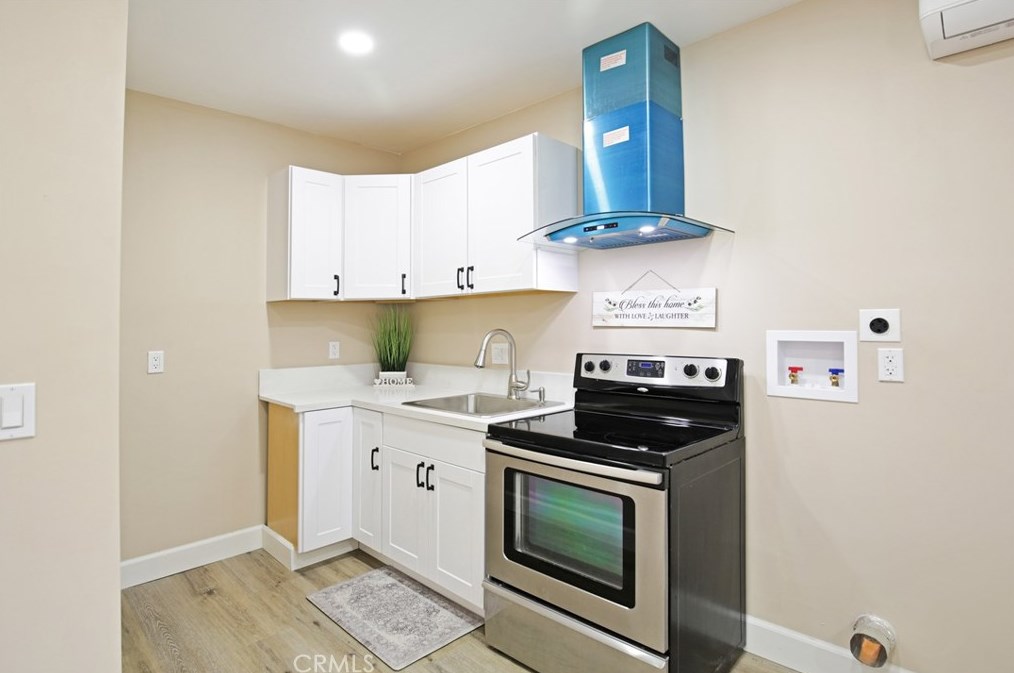 220 Mountain View Ave, Glendora CA  91741-3301 exterior