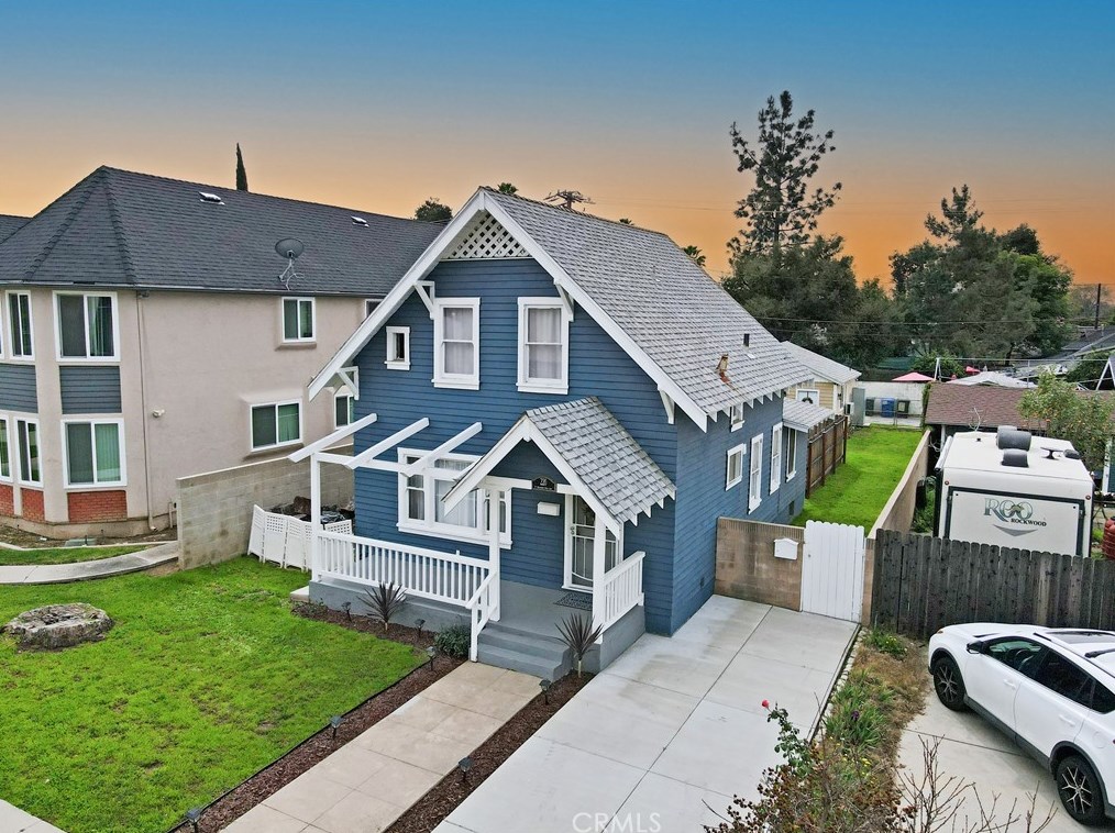 220 Mountain View Ave, Glendora CA  91741-3301 exterior