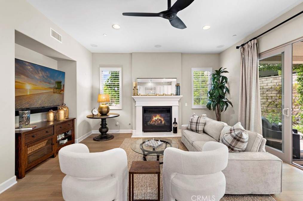 117 Long Fence, Irvine CA  92602-1807 exterior
