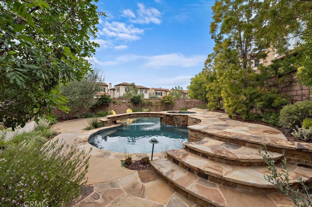 117 Long Fence, Irvine CA  92602-1807 exterior