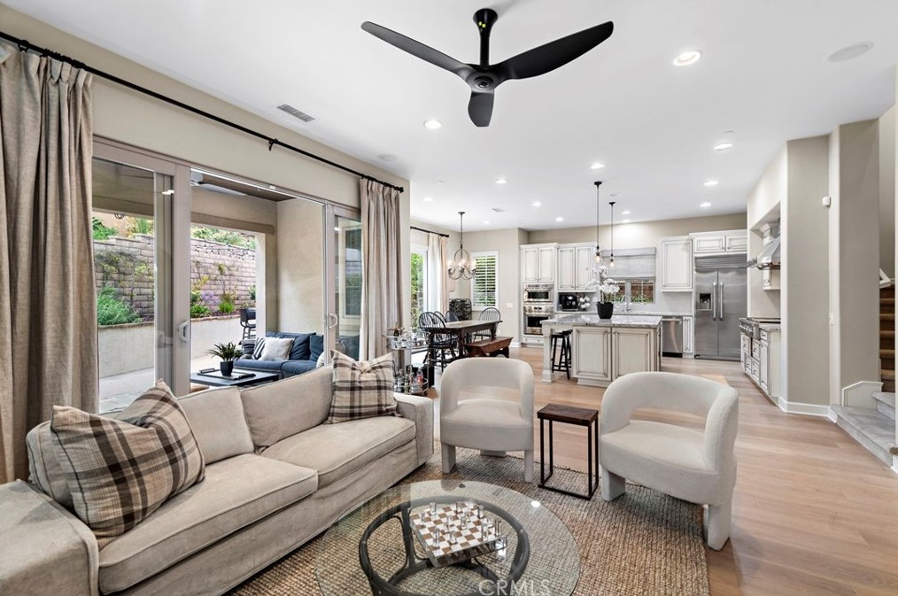 117 Long Fence, Irvine CA  92602-1807 exterior