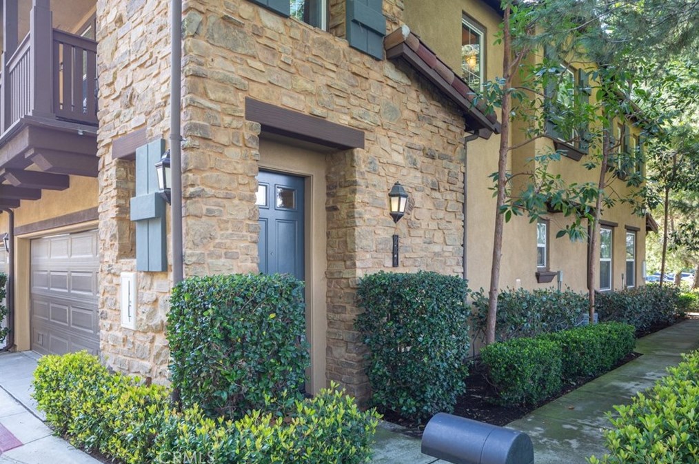 231 Coral Rose, Irvine, CA 92603-0103