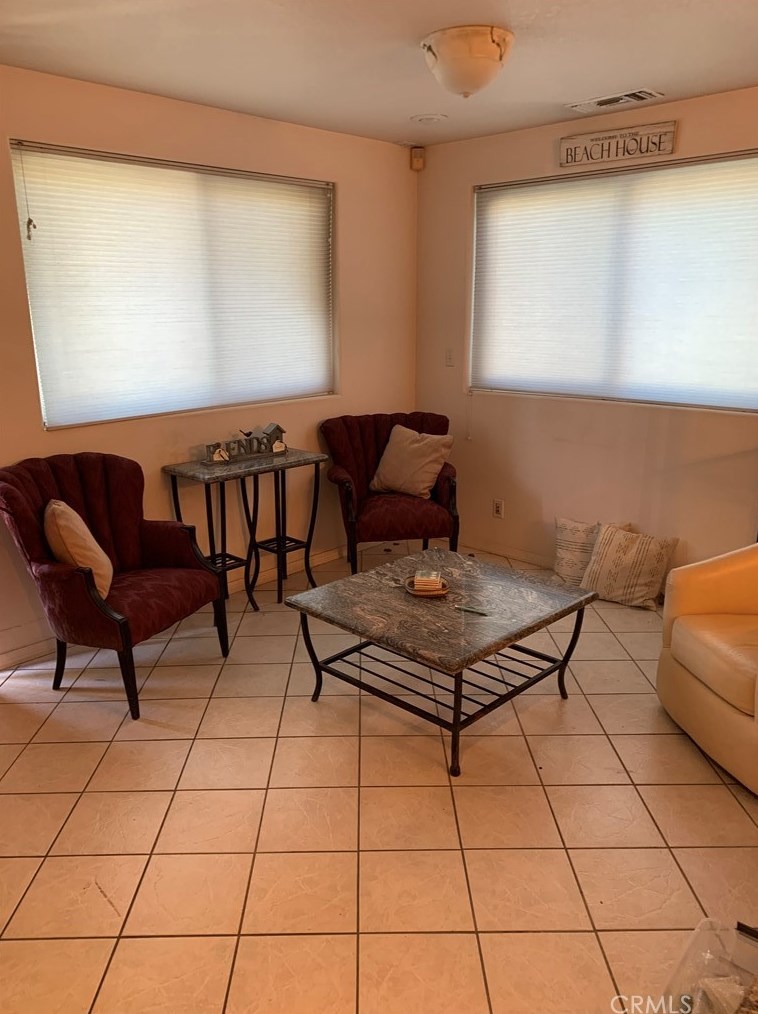 330 8th St, Seal Beach, CA 90740