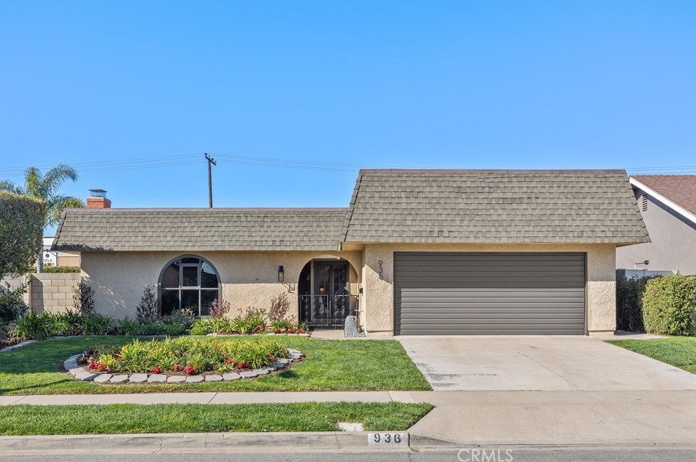 936 Tanana Pl, Costa Mesa, CA 92626-2918