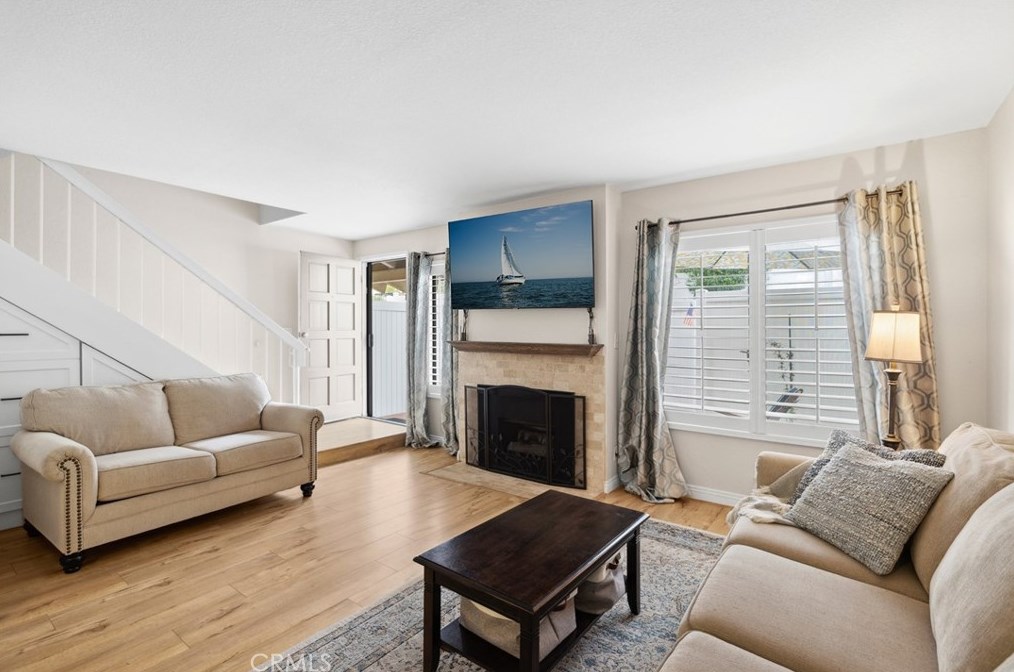 1063 Westward Ln, Costa Mesa, CA 92627