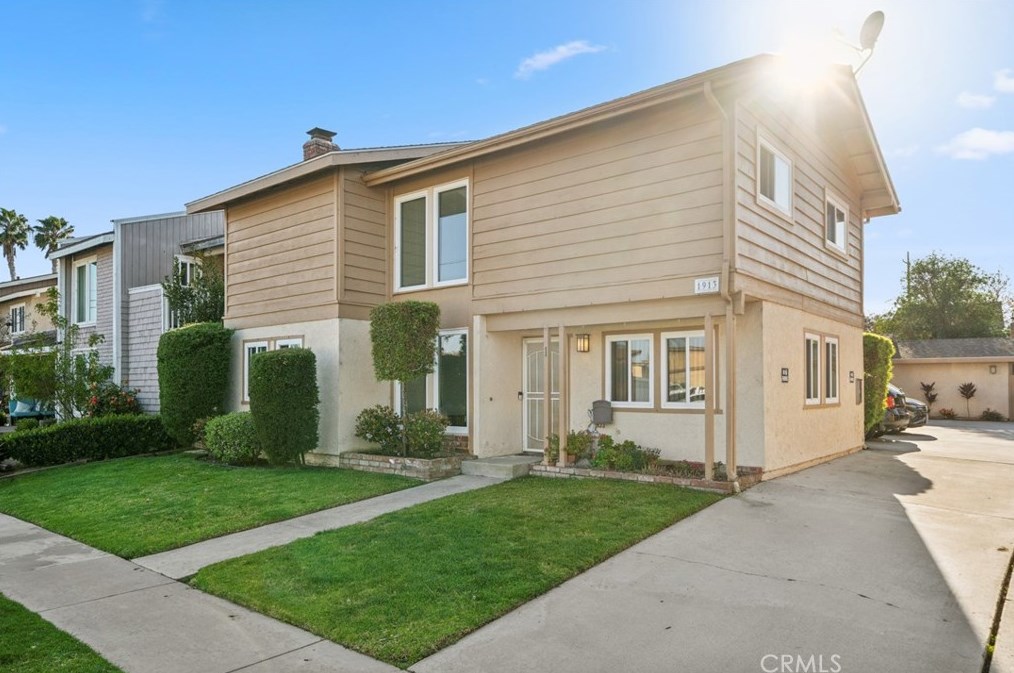 1913 Alabama St, Huntington Beach, CA 92648