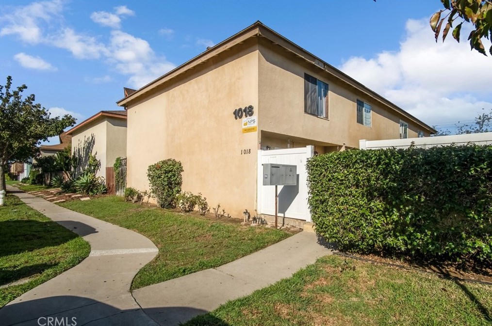 1012 & 1018 Mission Dr, Costa Mesa, CA 92626