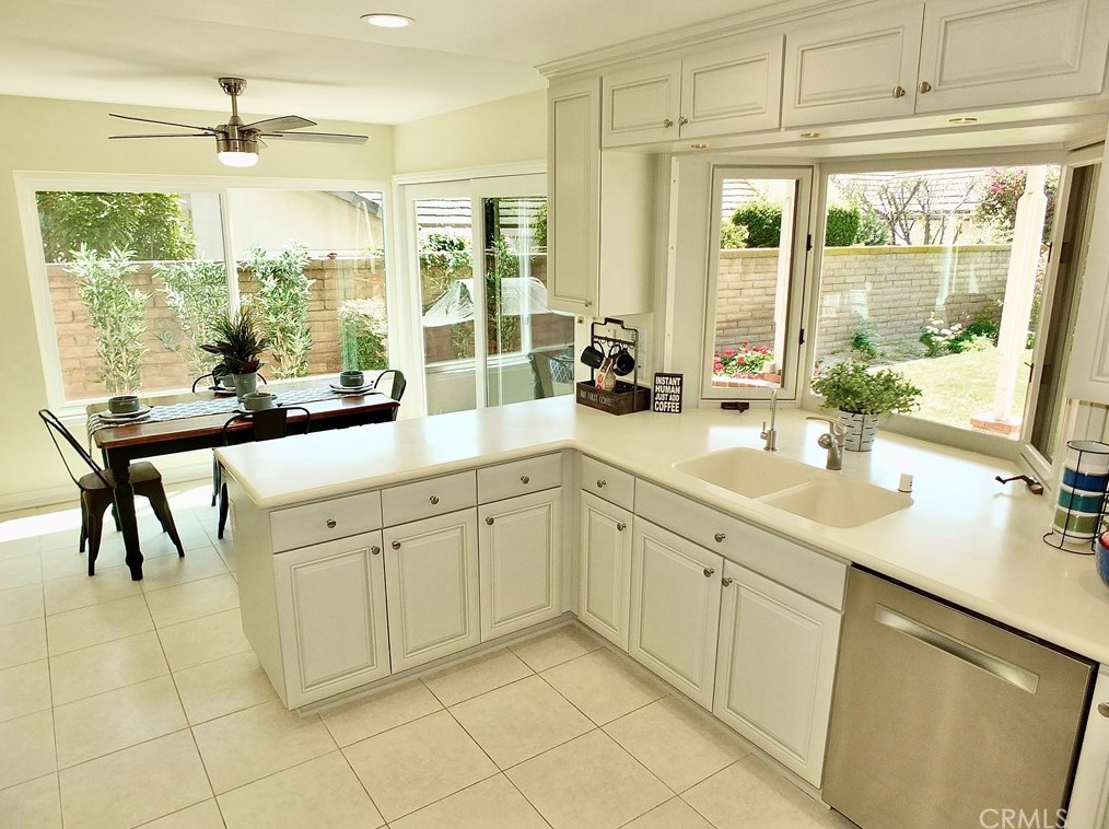 1619 Clear Creek Dr, Fullerton CA  92833-1437 exterior