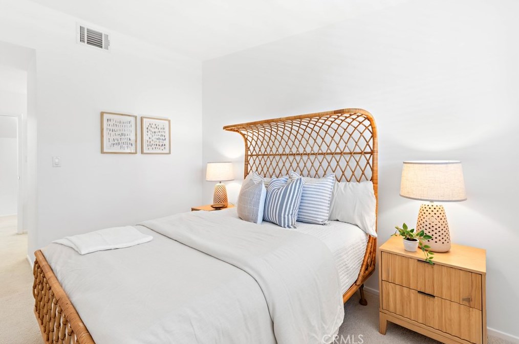 15201 Touraine Way, Irvine CA  92604-3149 exterior