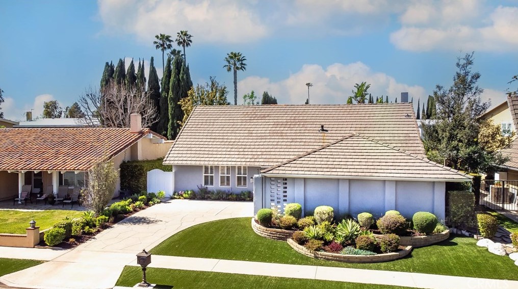 15201 Touraine Way, Irvine CA  92604-3149 exterior