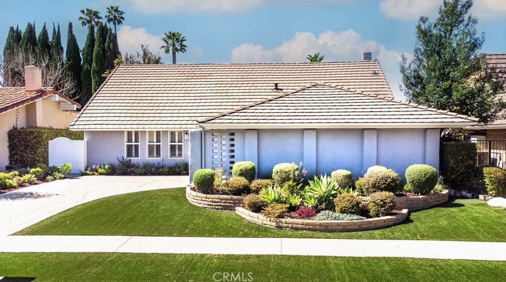 15201 Touraine Way, Irvine CA  92604-3149 exterior