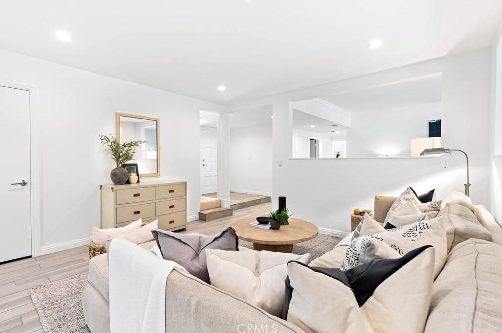 15201 Touraine Way, Irvine CA  92604-3149 exterior