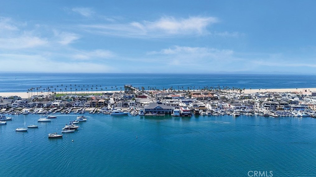 129 Topaz Ave, Newport Beach CA  92662-1024 exterior