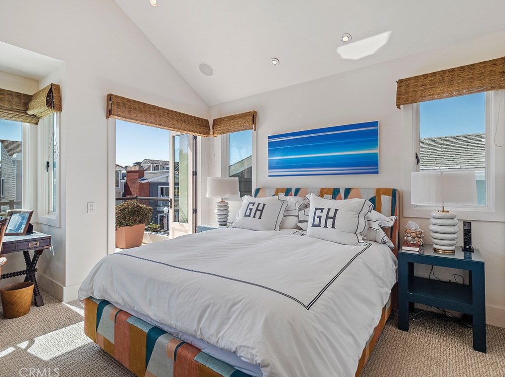 129 Topaz Ave, Newport Beach CA  92662-1024 exterior