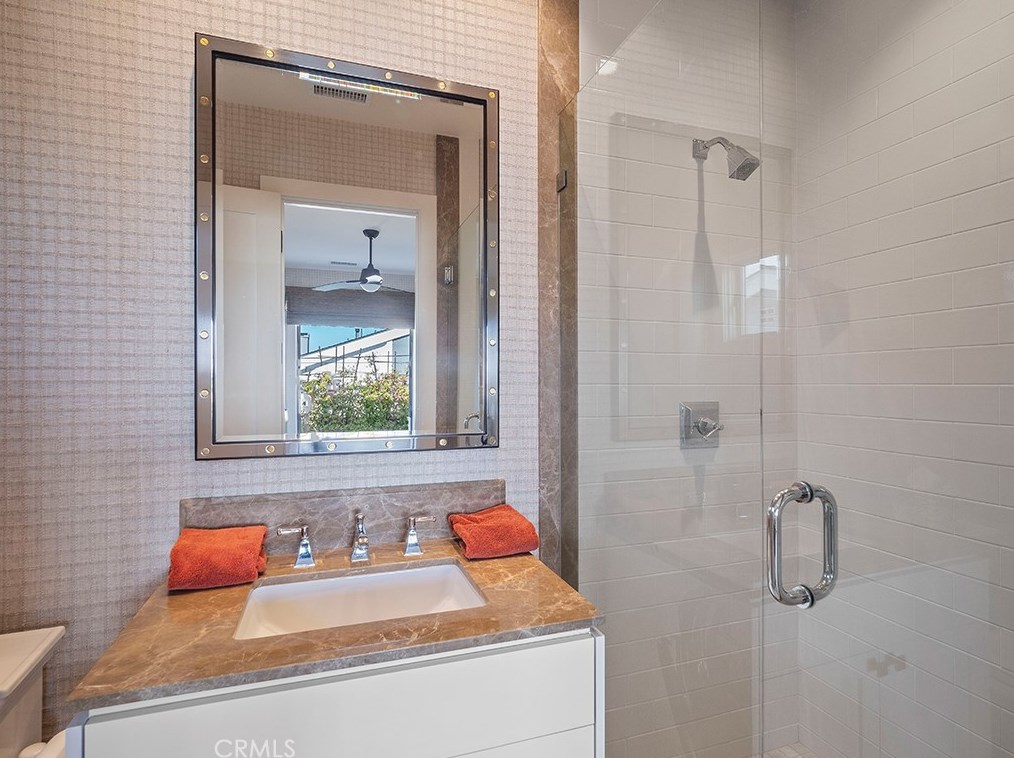 129 Topaz Ave, Newport Beach CA  92662-1024 exterior