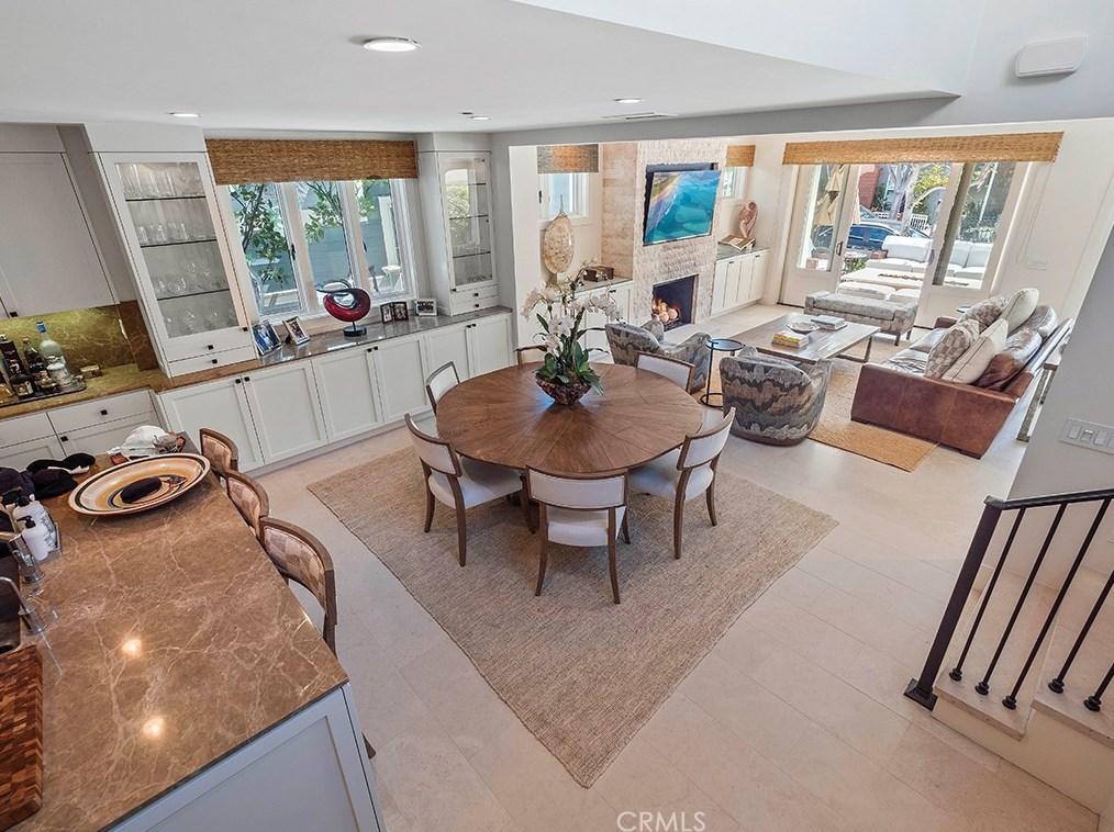 129 Topaz Ave, Newport Beach CA  92662-1024 exterior