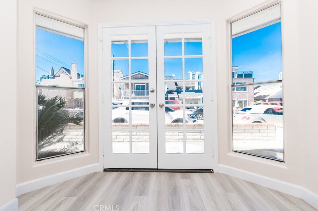 112 28th St, Newport Beach, CA 92663-3491
