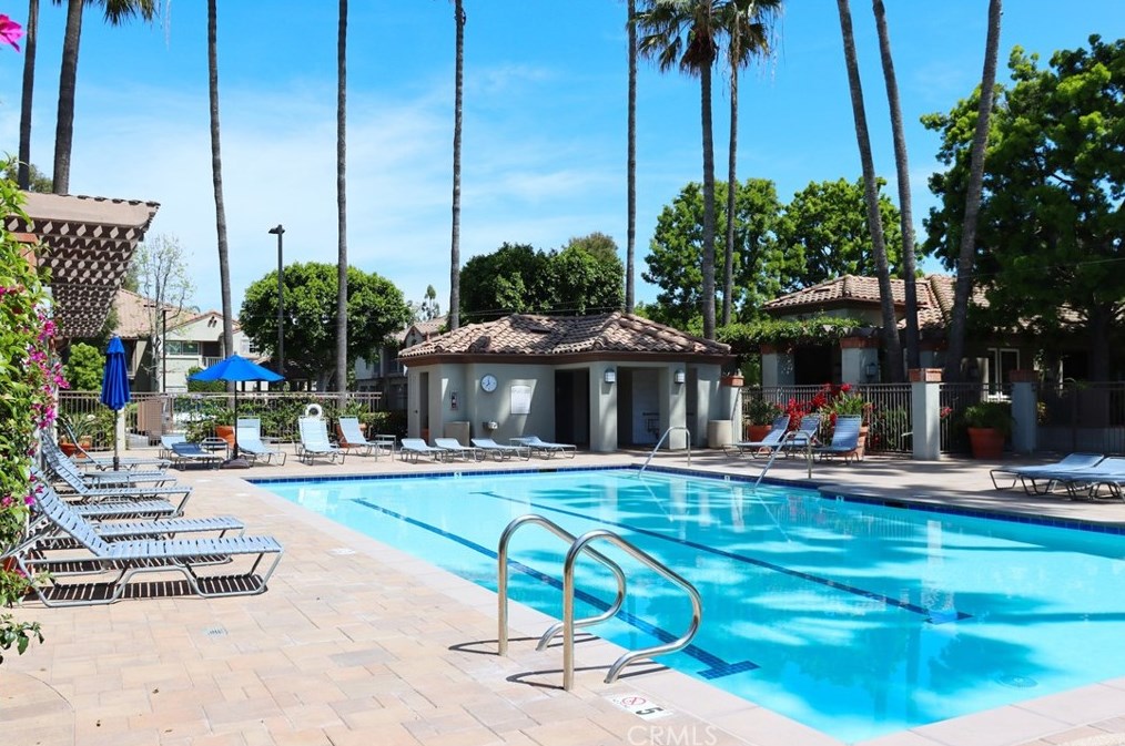 2800 Keller Dr, Tustin CA  92782-1002 exterior