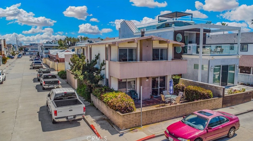 212 40th St, Newport Beach, CA 92663-2905