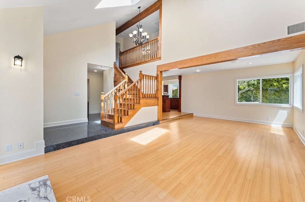 16612 Carousel Ln, Huntington Beach CA  92649-2118 exterior