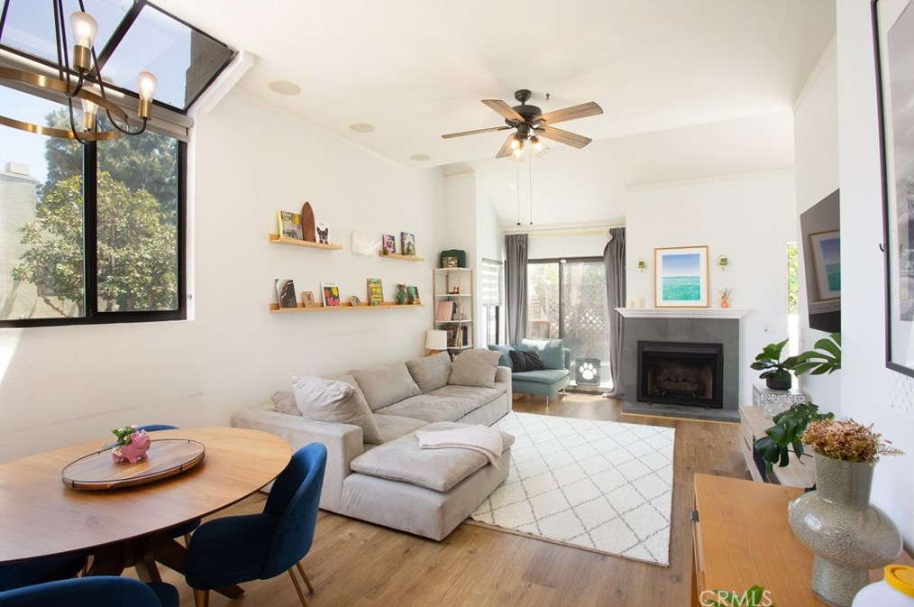 17721 Sergio Cir, Huntington Beach, CA 92647-6988