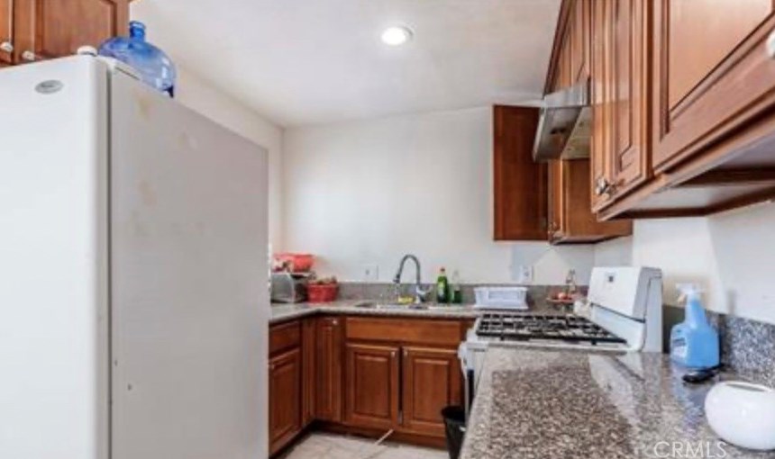 2158 Brownwood Ave, Anaheim CA  92801-5738 exterior