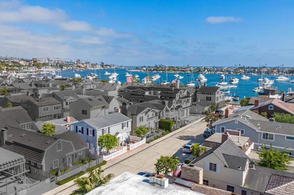 116 Abalone Ave, Newport Beach, CA 92662-1302