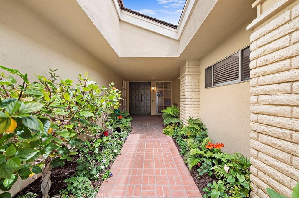 8 Rue Valbonne, Newport Beach, CA 92660
