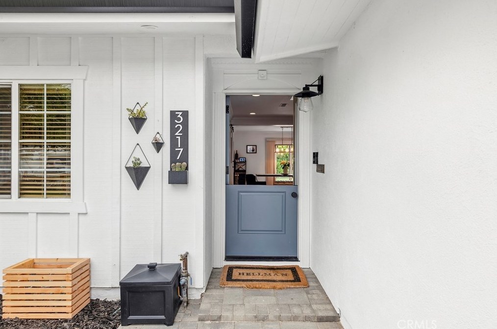 3217 Iowa St, Costa Mesa, CA 92626